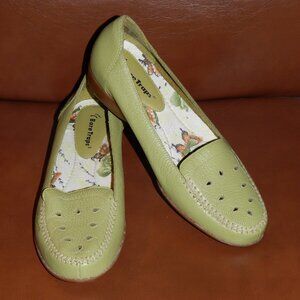 Women's Size 6.5 Soft Green Leather Loafers Flats by BareTraps Style Patti